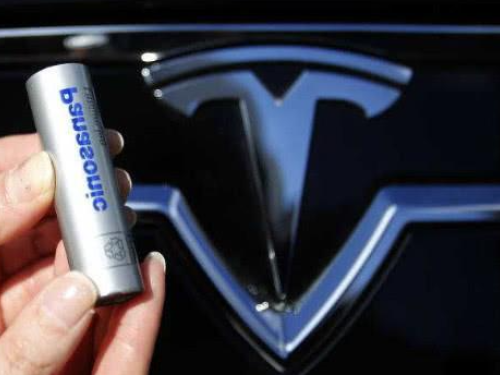 How much does Tesla charge for battery replacement?